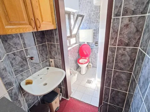 Rent, office space, 60m², Stari Aerodrom, Podgorica - image 11