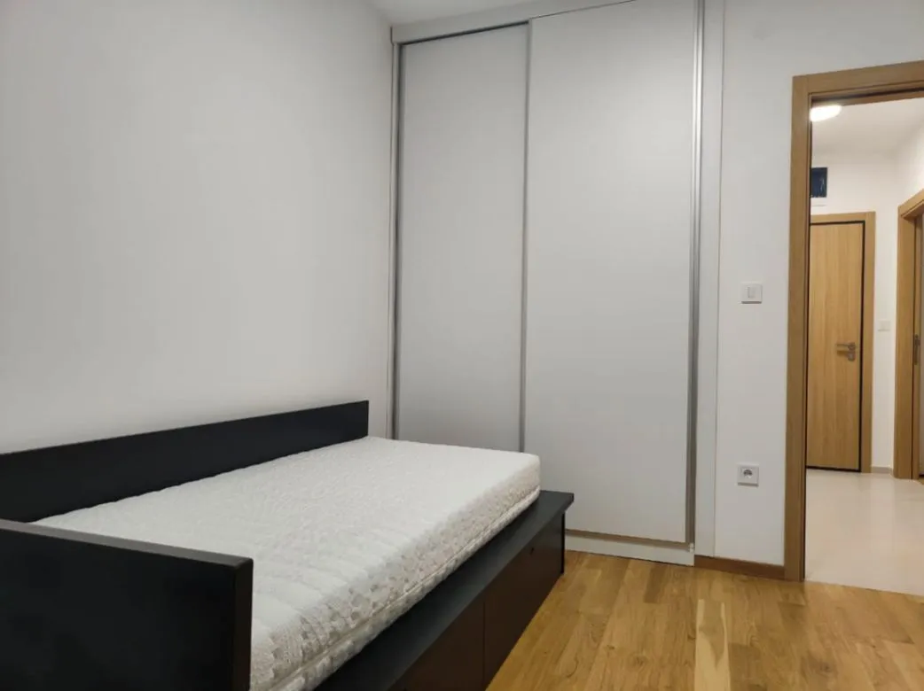 Izdavanje, dvosoban stan, 53m², City Kvart, Podgorica