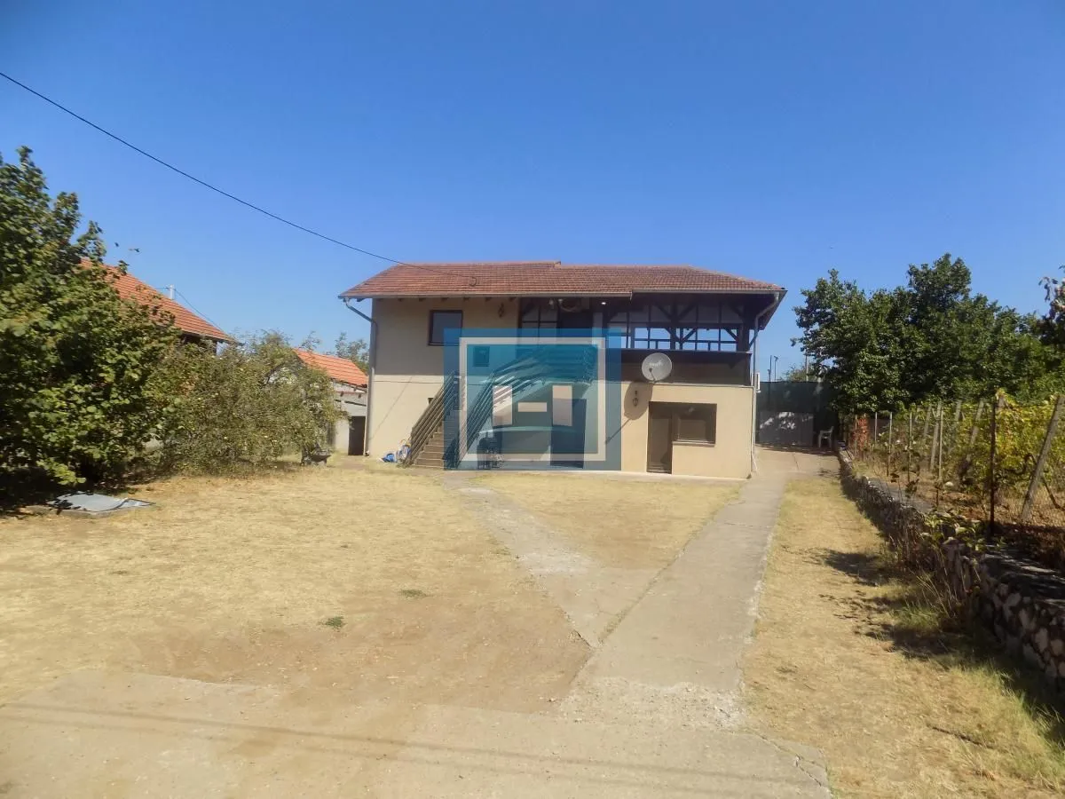Prodaja, kuća, 389m², Karadjordjevo brdo, Paraćin