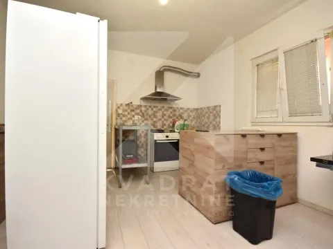 Izdavanje, garsonjera, 27m², Stari Aerodrom, Podgorica - image 2