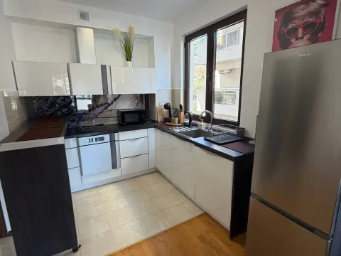 Sale, three bedroom apartment, 83m², Centar, Budva - image 2