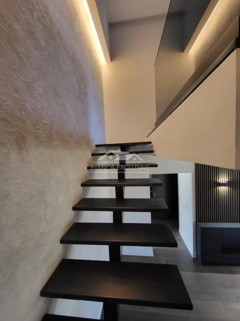 Prodaja, stan, 198m², Kalenić Pijaca, Vračar Sve Podlokacije