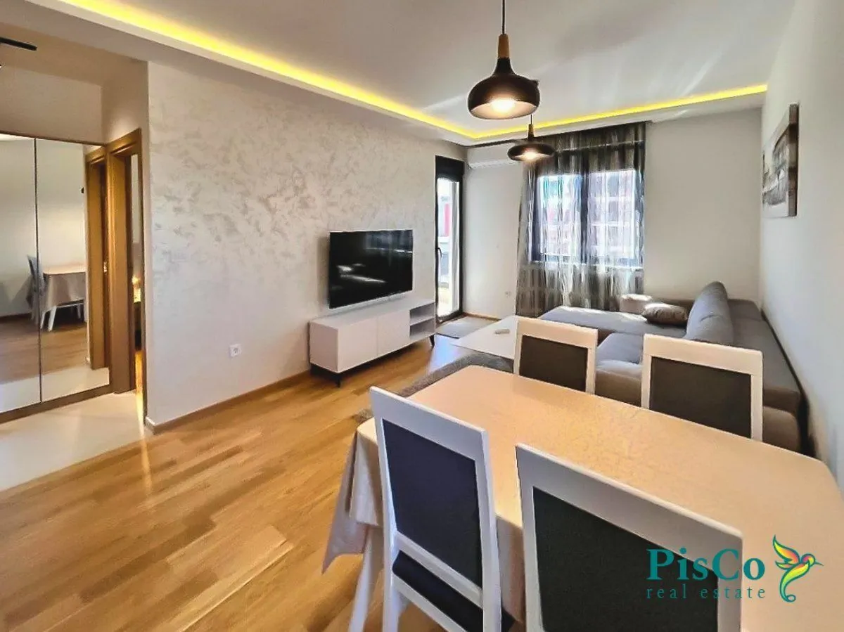 Izdavanje, dvosoban stan, 70m², City Kvart, Podgorica