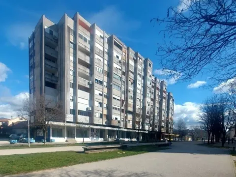 Prodaja, jednosoban stan, 41m², Centar, Nikšić - image 1