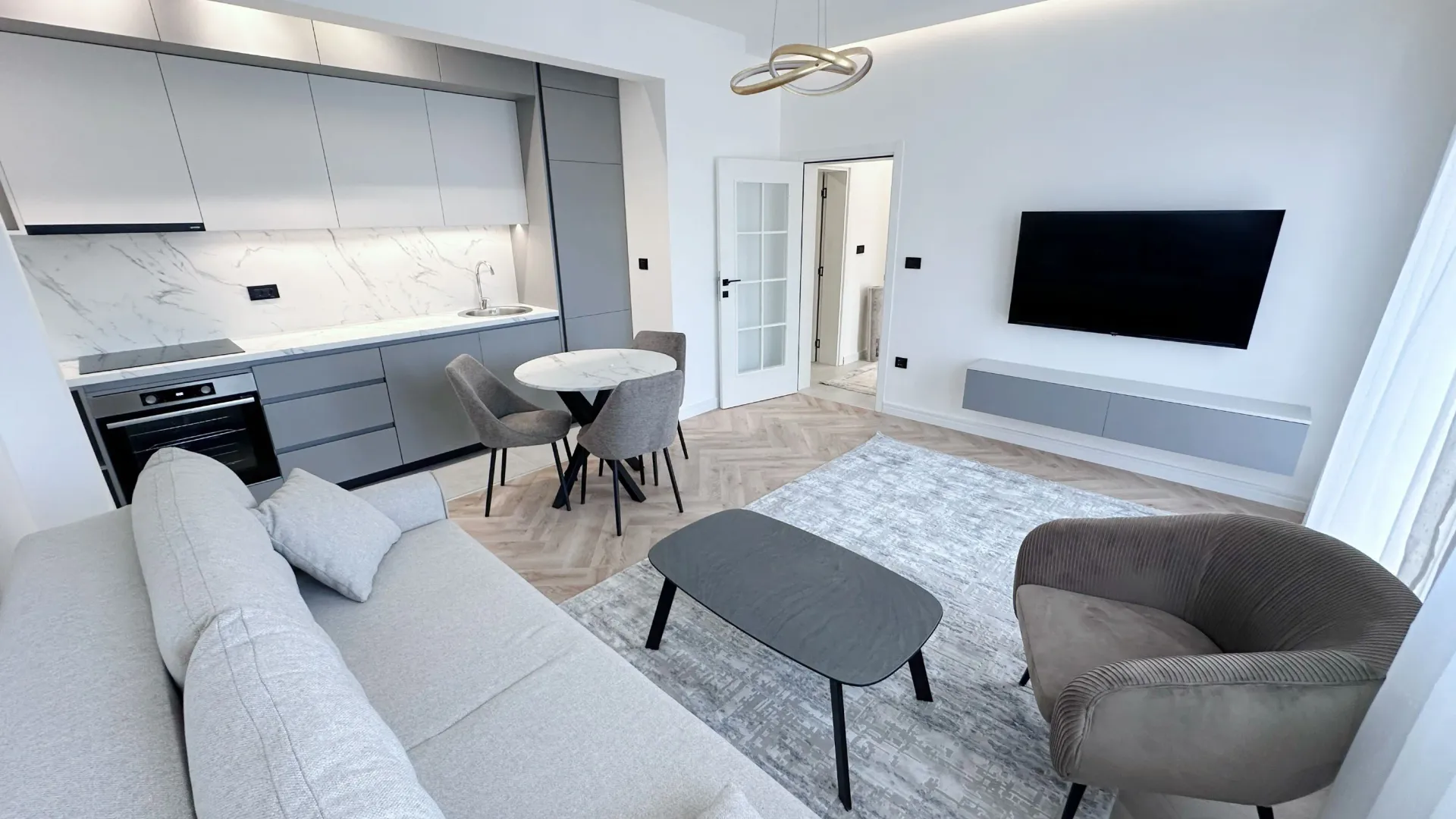 Izdavanje, jednosoban stan, 60m², Stari Aerodrom, Podgorica