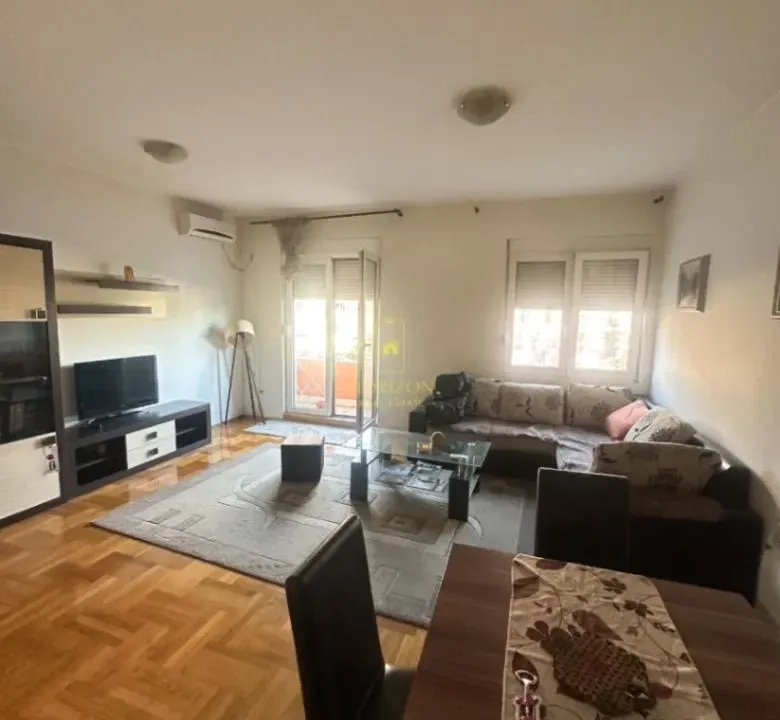 Izdavanje, dvosoban stan, 75m², Stari Aerodrom, Podgorica