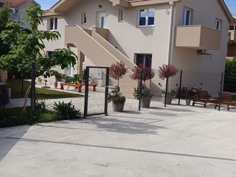 Izdavanje, dvosoban stan, 50m², Bonići, Tivat - image 5