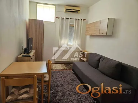 Izdavanje, stan, 20m², Bulevar Evrope, Novi Sad Sve Podlokacije - image 2