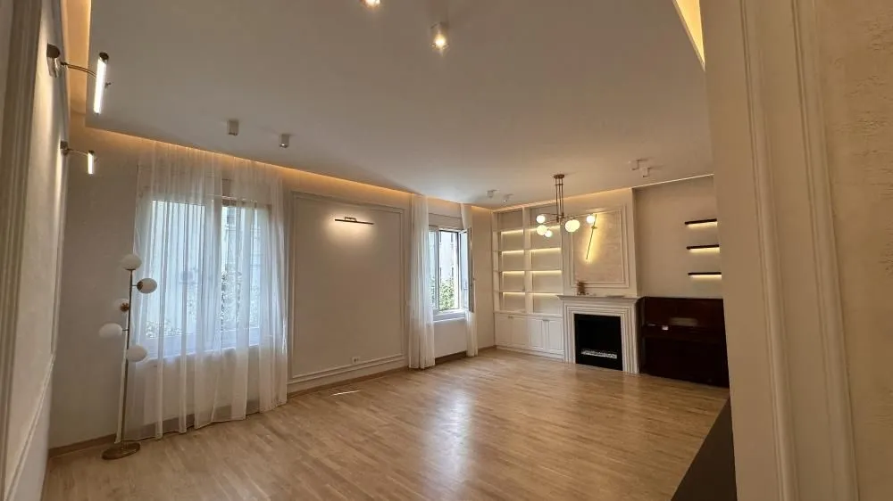 Rent, four bedroom apartment, 100m², Stari Grad, Beograd