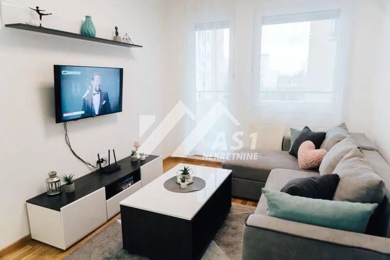 Izdavanje, dvosoban stan, 42m², Rotkvarija, Novi Sad Sve Podlokacije