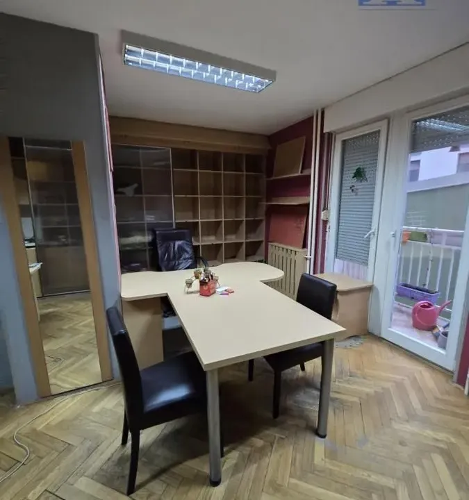 Rent, office space, 28m², Bulevar Oslobodjenja, Novi Sad Sve Podlokacije