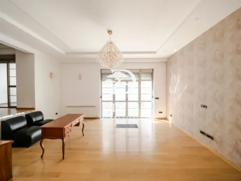 Rent, house, 450m², Banovo Brdo, Beograd - image 2