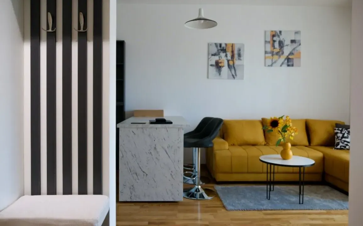 Izdavanje, jednosoban stan, 43m², Bečići, Budva