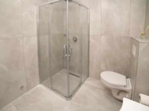 Izdavanje, jednosoban stan, 41m², Ulcinj, Crna Gora - image 9