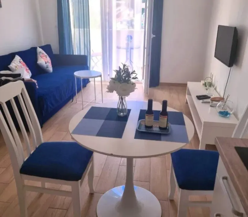 Izdavanje, garsonjera, 31m², Centar, Budva