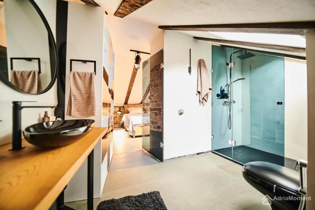 Sale, two bedroom apartment, 108m², Kotor, Crna Gora