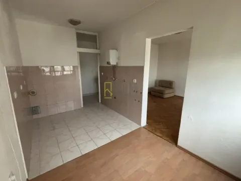 Prodaja, jednosoban stan, 47m², Baston, Podgorica - image 1