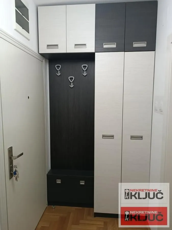 Prodaja, trosoban stan, 62m², Salajka, Novi Sad Sve Podlokacije