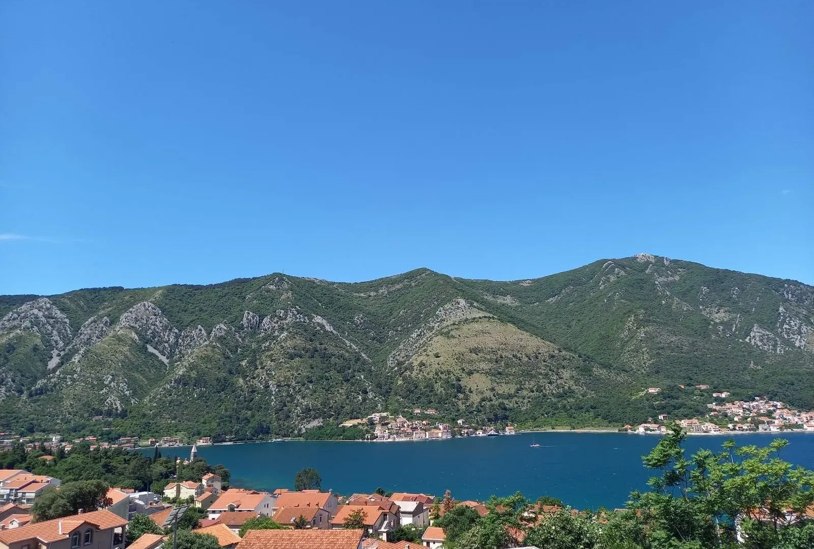 Prodaja, dvosoban stan, 62m², Dobrota, Kotor