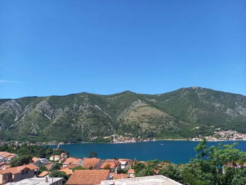 Sale, two bedroom apartment, 62m², Dobrota, Kotor - image 5