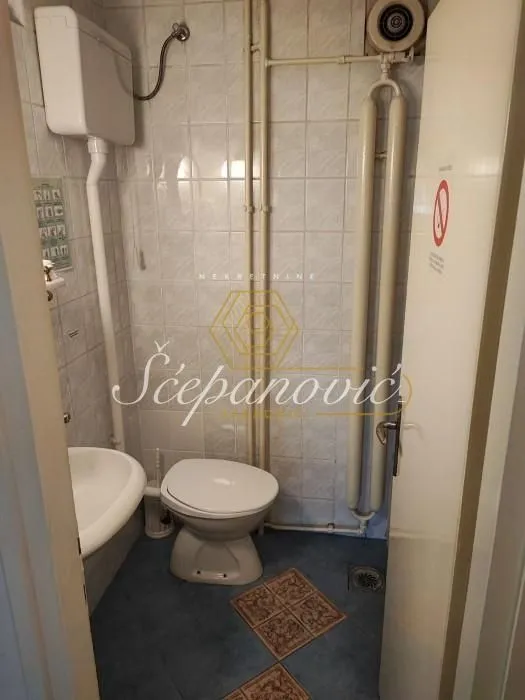 Prodaja, jednosoban stan, 41m², Rotkvarija, Novi Sad Sve Podlokacije
