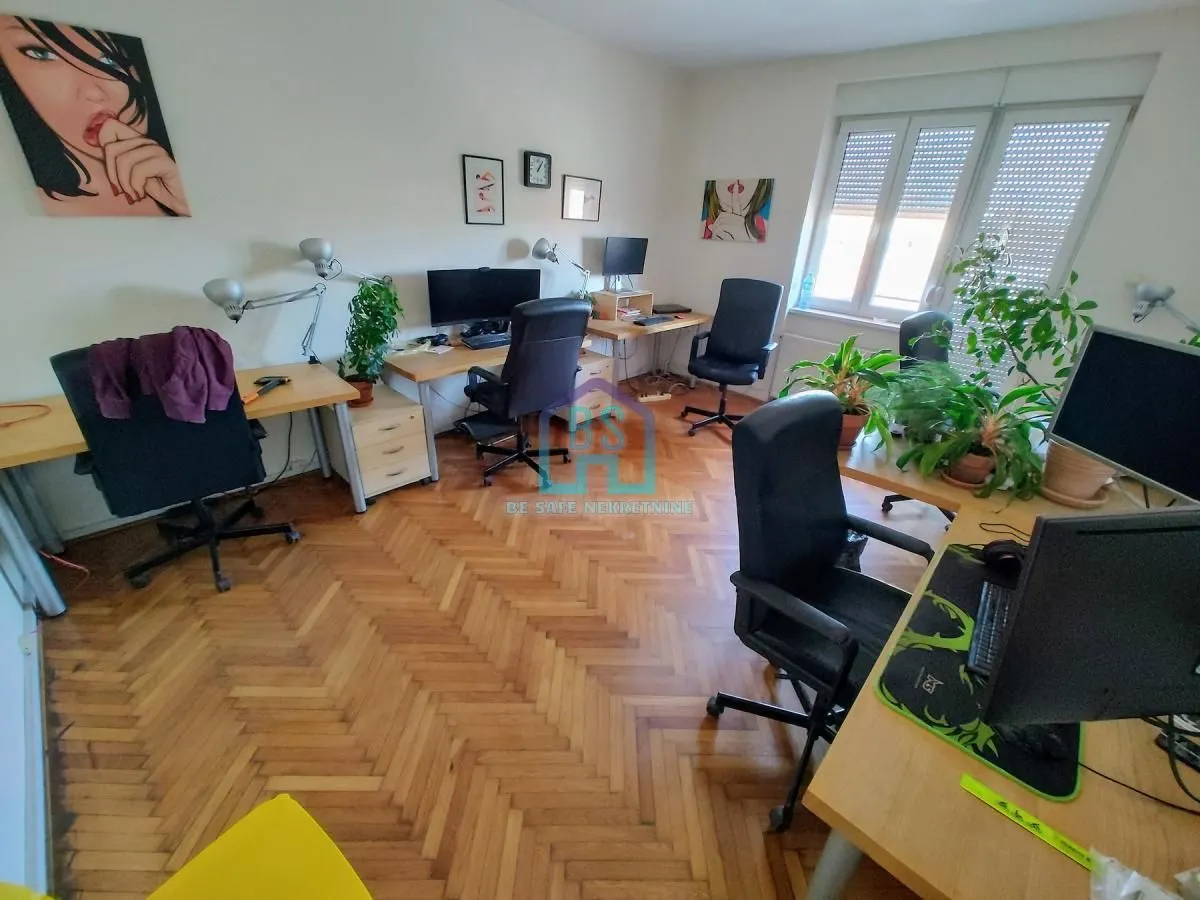 Prodaja, trosoban stan, 74m², Stari grad, Novi Sad