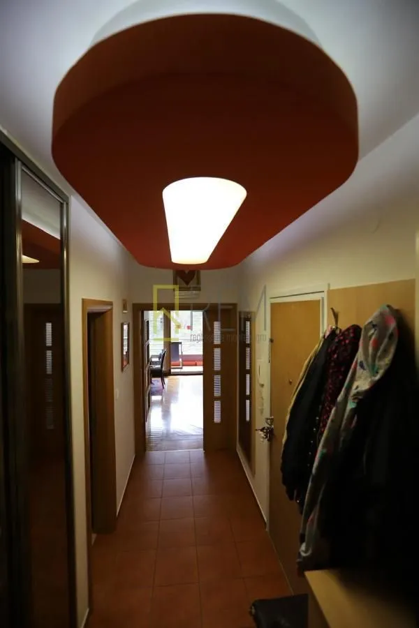 Prodaja, četvorosoban stan, 136m², Centar, Podgorica