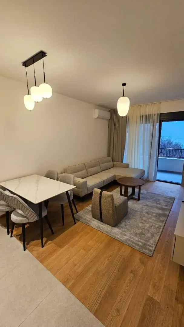 Rent, two bedroom apartment, 83m², Bečići, Budva