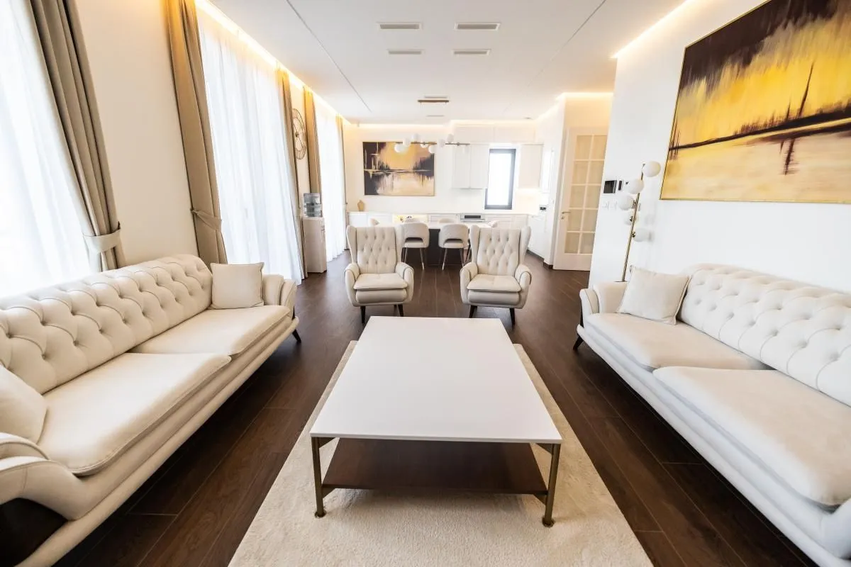 Izdavanje, stan, 131m², Sremska Kamenica, Petrovaradin