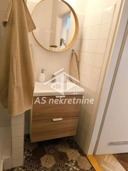Rent, one bedroom apartment, 33m², Stari Grad, Beograd