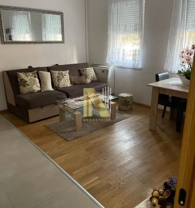 Izdavanje, jednosoban stan, 34m², Salajka, Novi Sad Sve Podlokacije