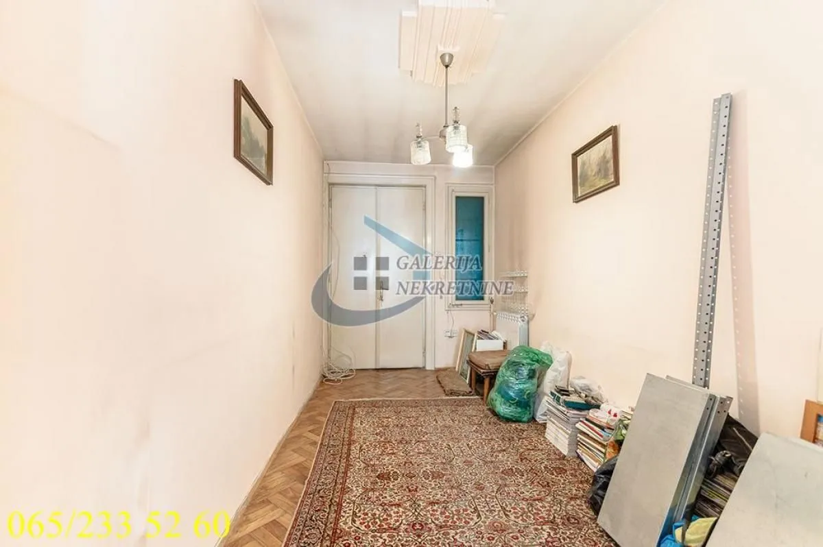 Prodaja, trosoban stan, 77m², Stari Grad, Beograd