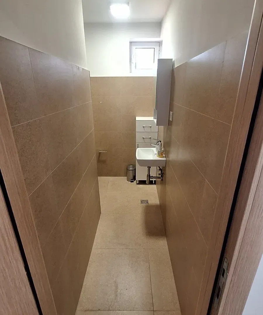 Rent, office space, 110m², Stari Aerodrom, Podgorica