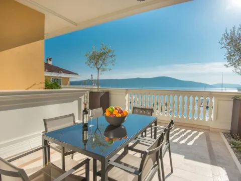Sale, three bedroom apartment, 190m², Tivat, Crna Gora - image 17