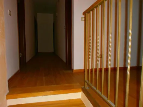 Izdavanje, četvorosoban stan, 186m², Podgorica, Crna Gora - image 13