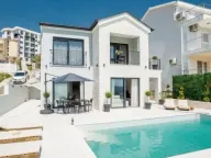 Prodaja, kuća, 160m², Bečići, Budva - image 1