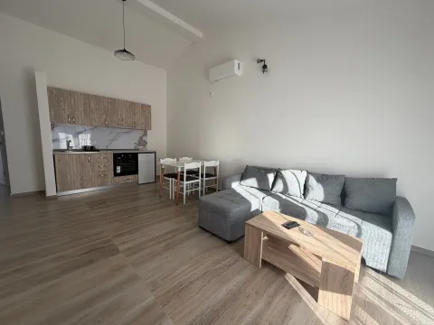 Rent, one bedroom apartment, 37m², Bonići, Tivat - image 3
