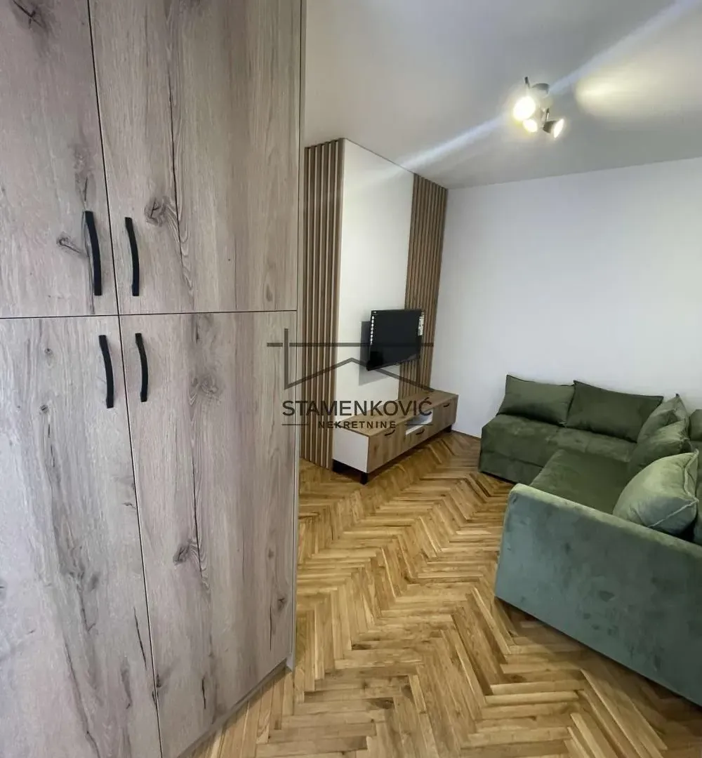 Izdavanje, jednosoban stan, 32m², Rotkvarija, Novi Sad Sve Podlokacije