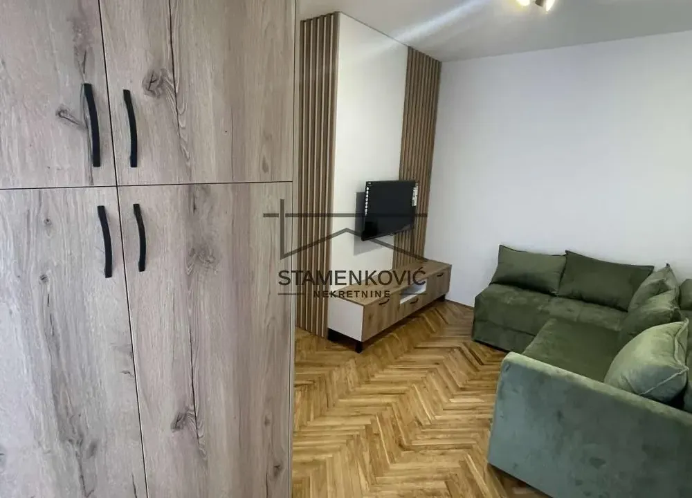 Izdavanje, jednosoban stan, 32m², Rotkvarija, Novi Sad Sve Podlokacije