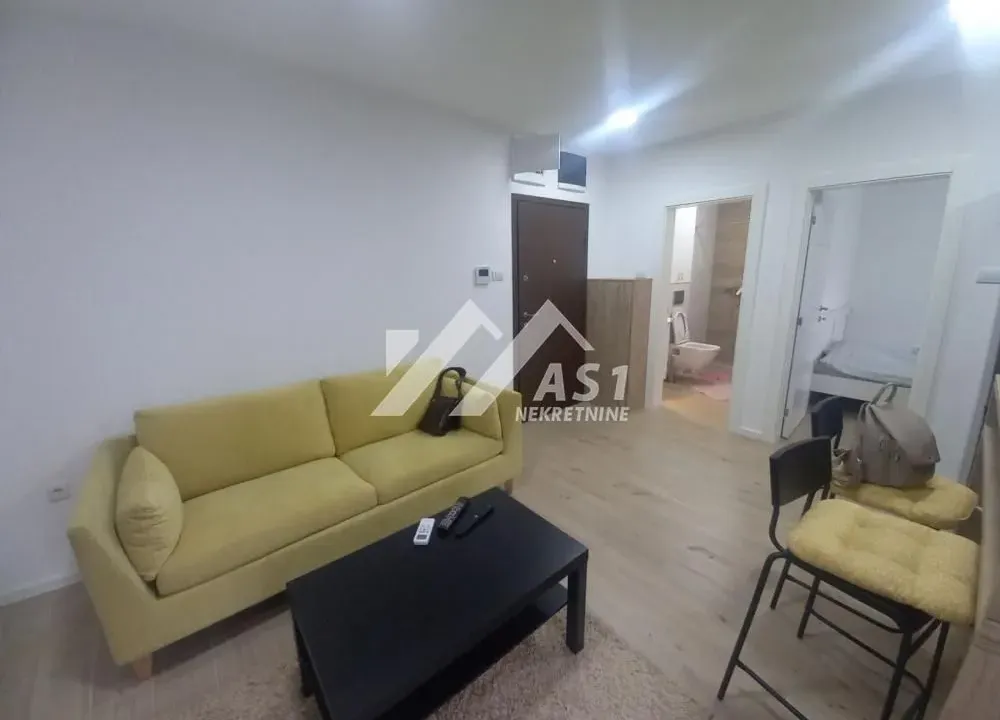 Izdavanje, jednosoban stan, 32m², Adice, Novi Sad Sve Podlokacije