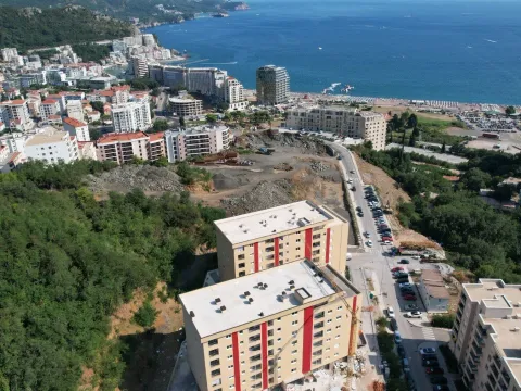 Sale, one bedroom apartment, 37m², Bečići, Budva - image 1
