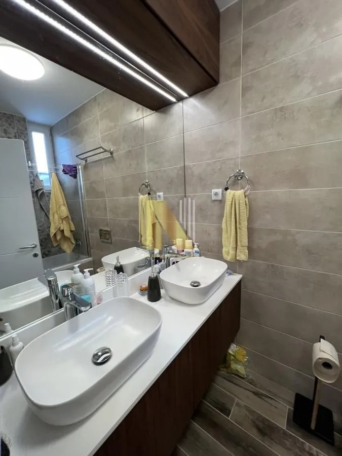 Prodaja, četvorosoban stan, 150m², Banatić, Novi Sad Sve Podlokacije