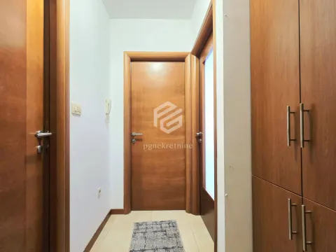 Rent, one bedroom apartment, 46m², Stari Aerodrom, Podgorica - image 11