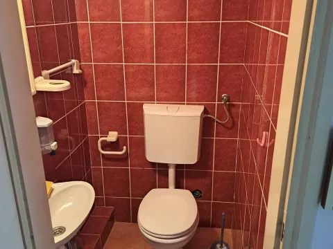 Izdavanje, trosoban stan, 103m², Blok 5, Podgorica - image 13