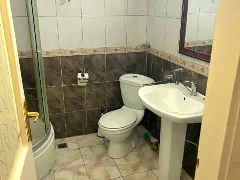 Izdavanje, dvosoban stan, 64m², Centar, Bar - image 6