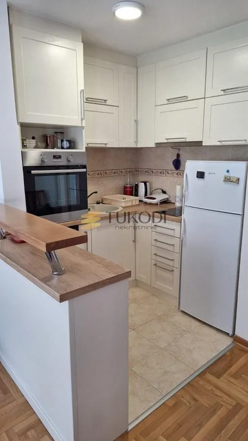 Rent, two bedroom apartment, 54m², Kalenić Pijaca, Vračar Sve Podlokacije