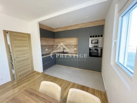 Izdavanje, dvosoban stan, 72m², New City, Podgorica - image 2