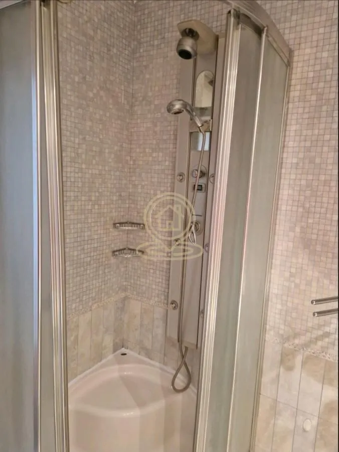 Izdavanje, četvorosoban stan, 104m², Vračar Hram, Vračar Sve Podlokacije