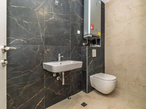 Izdavanje, stan, 129m², Tološka šuma, Podgorica - image 10