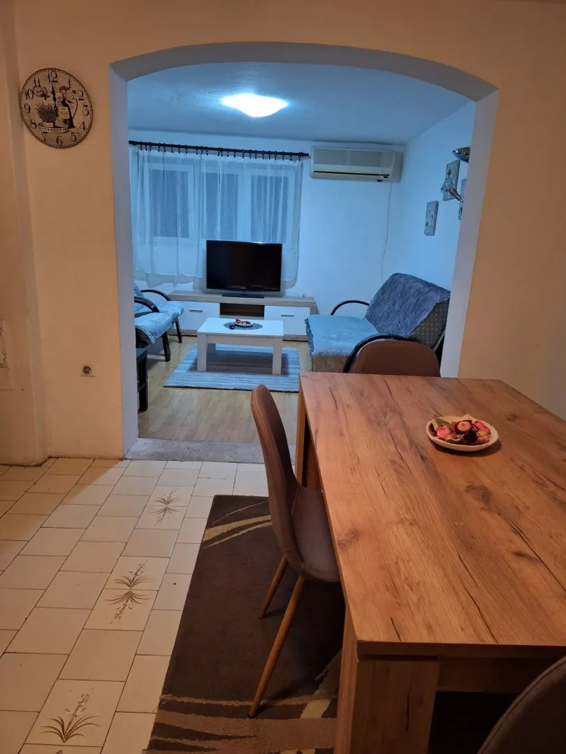 Izdavanje, dvosoban stan, 55m², Momišići, Podgorica